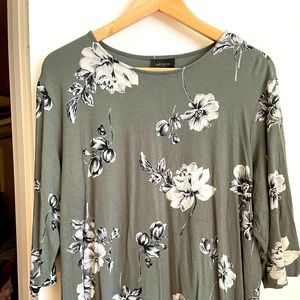 Quarter Length Sleeve Floral Top
